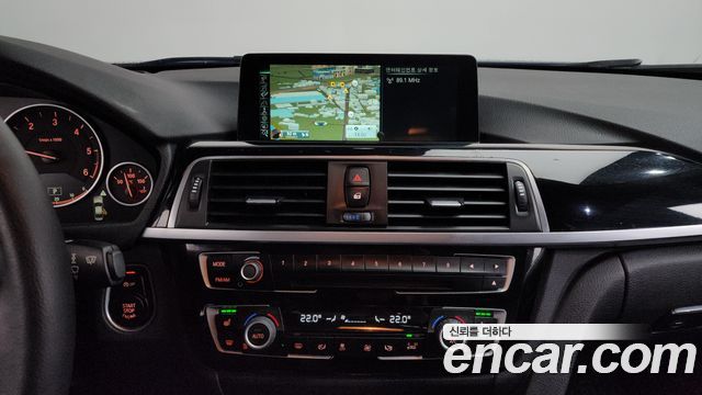 BMW 3-Series 2016 — photo 12