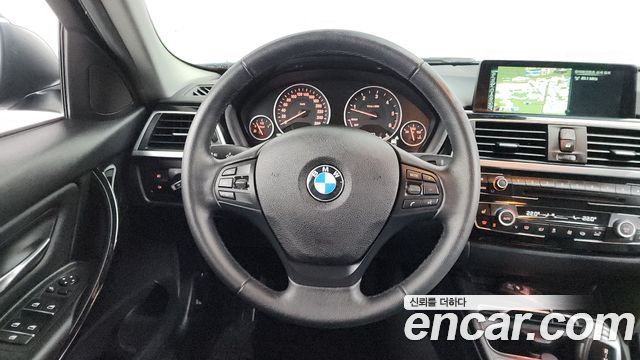 BMW 3-Series 2016 — photo 13