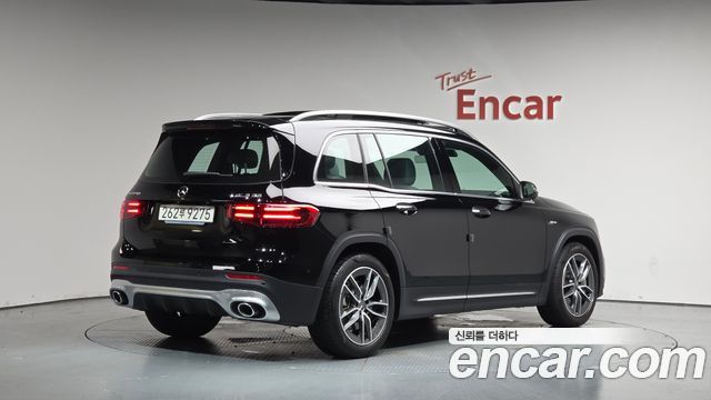 Mercedes-Benz GLB-Class 2025 — photo 2