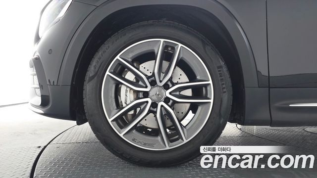Mercedes-Benz GLB-Class 2025 — photo 5