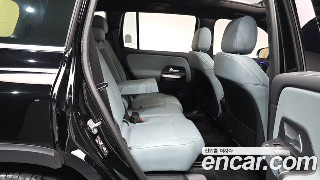 Mercedes-Benz GLB-Class 2025 — photo 17
