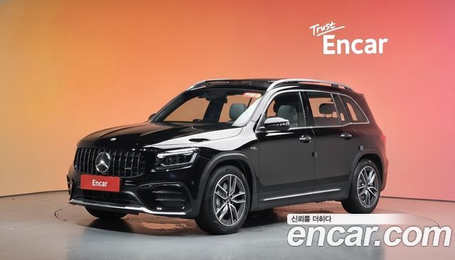 Mercedes-Benz GLB-Class 2025 — photo 1