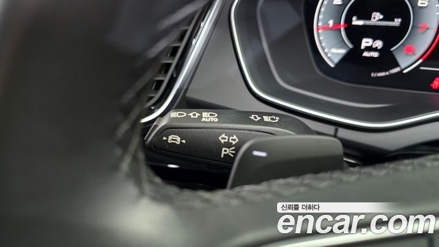 Audi Q5 2022 — photo 28