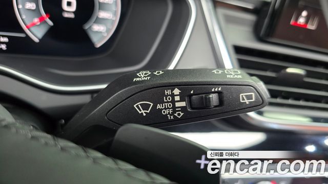 Audi Q5 2022 — photo 29