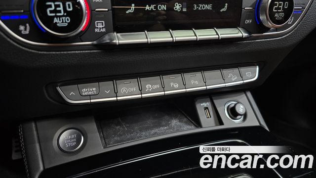 Audi Q5 2022 — photo 33