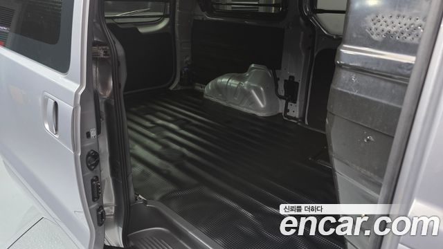 Hyundai Starex 2021 — photo 17