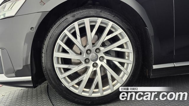 Audi A8 2021 — photo 5