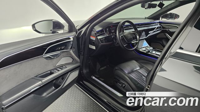 Audi A8 2021 — photo 10