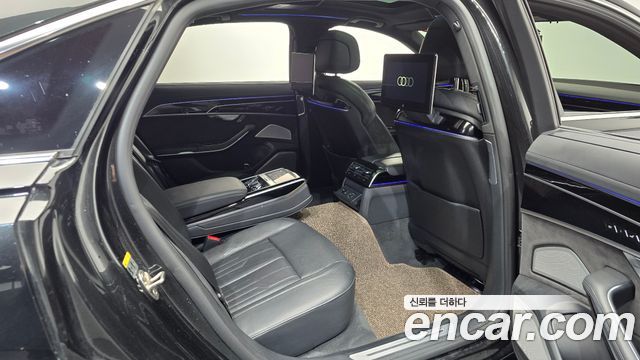 Audi A8 2021 — photo 11