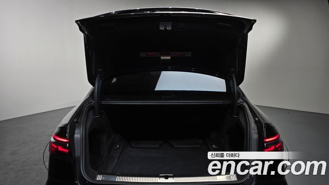 Audi A8 2021 — photo 20