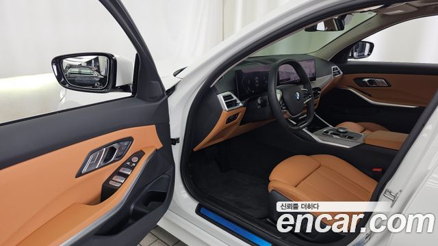 BMW 3-Series 2025 — photo 13