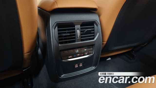 BMW 3-Series 2025 — photo 24