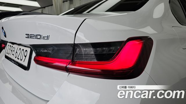BMW 3-Series 2025 — photo 9