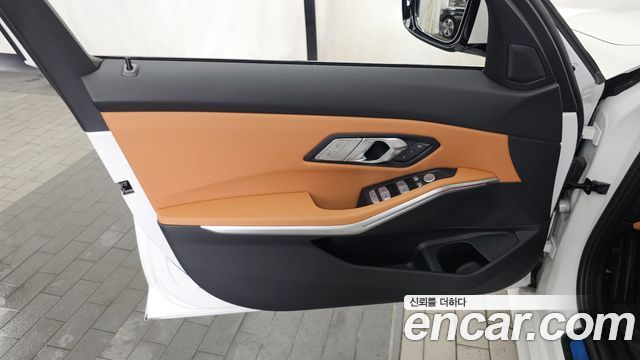 BMW 3-Series 2025 — photo 14