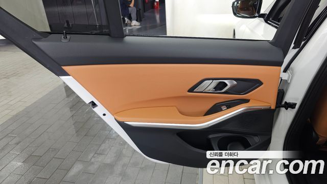 BMW 3-Series 2025 — photo 15