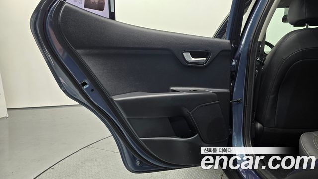 Kia Stonic 2018 — photo 15