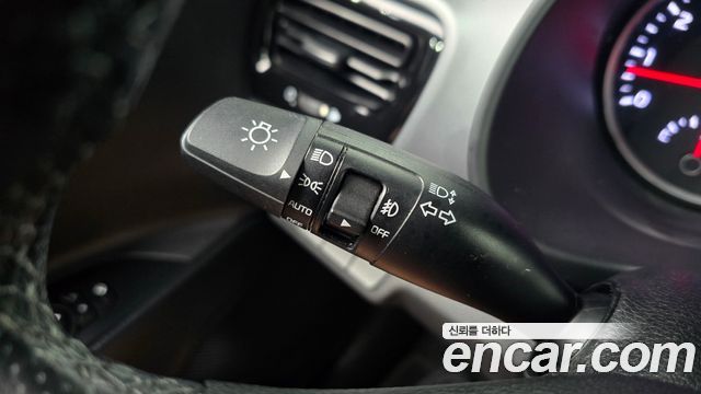 Kia Stonic 2018 — photo 27
