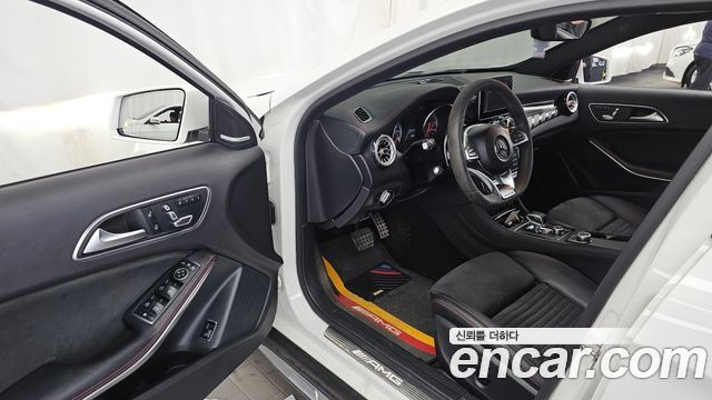 Mercedes-Benz GLA-Class 2018 — photo 13