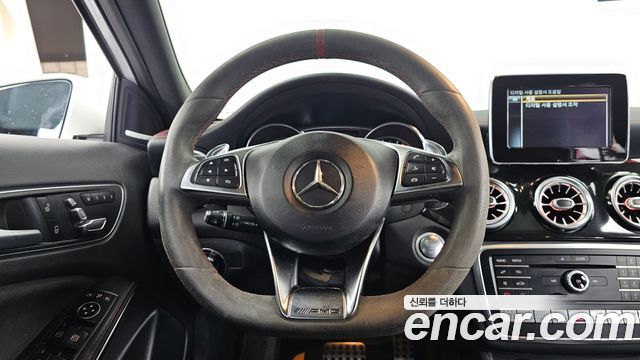 Mercedes-Benz GLA-Class 2018 — photo 19