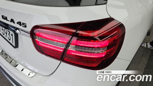 Mercedes-Benz GLA-Class 2018 — photo 9