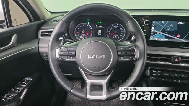 Kia K5 2023 — photo 20