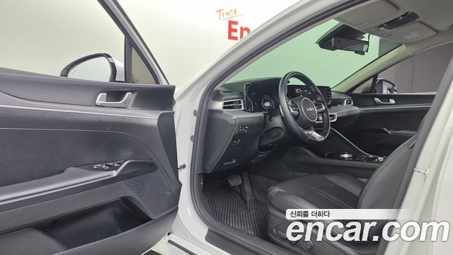 Kia K5 2023 — photo 16