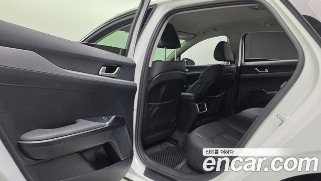 Kia K5 2023 — photo 29