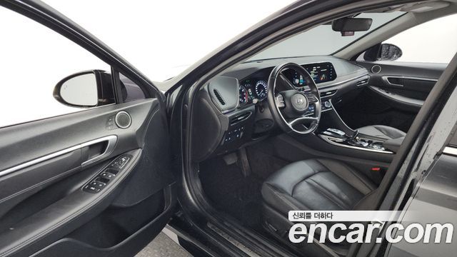 Hyundai Sonata 2022 — photo 13