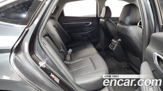 Hyundai Sonata 2022 — photo 17