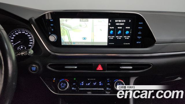 Hyundai Sonata 2022 — photo 18