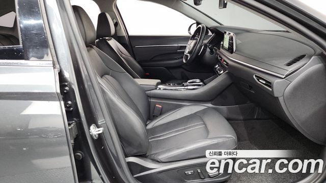 Hyundai Sonata 2022 — photo 16