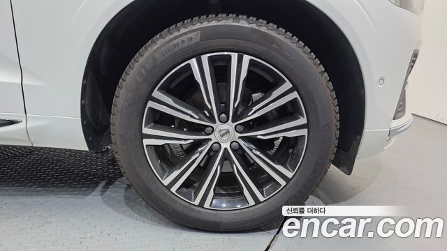 Volvo XC60 2022 — photo 5