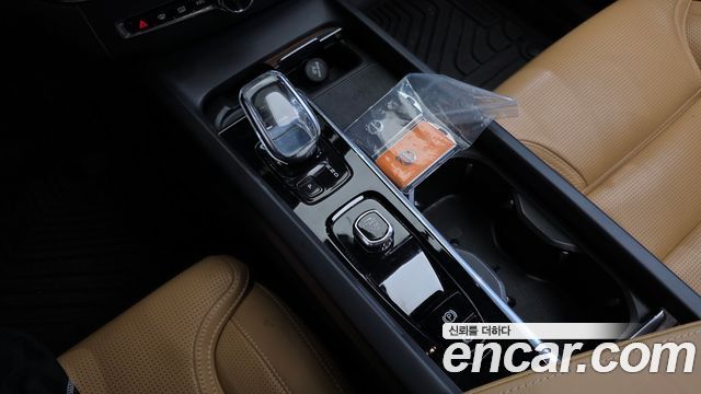 Volvo XC60 2022 — photo 12