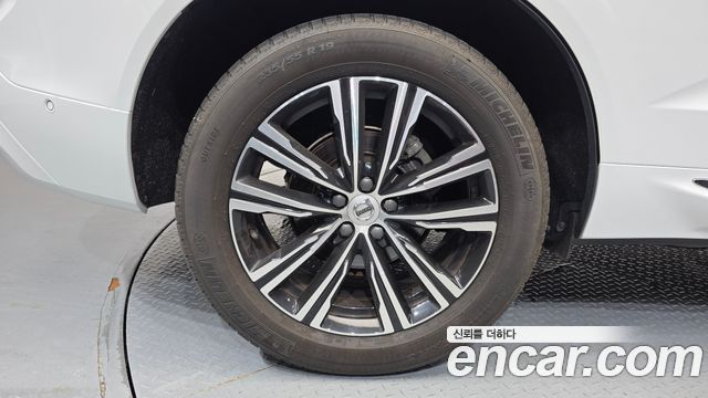 Volvo XC60 2022 — photo 7