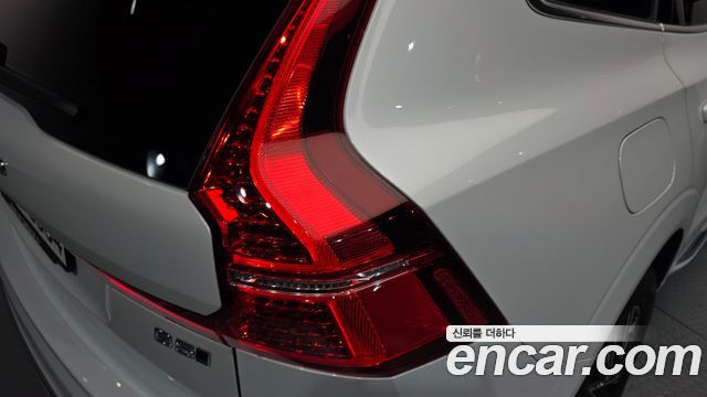 Volvo XC60 2022 — photo 9