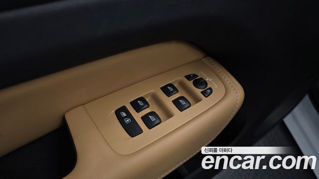 Volvo XC60 2022 — photo 27