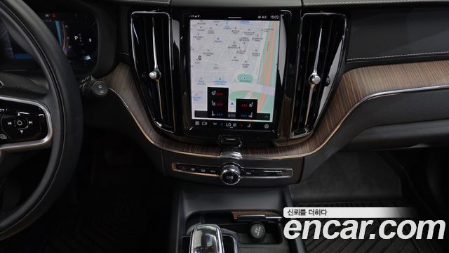 Volvo XC60 2022 — photo 28