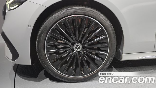 Mercedes-Benz E-Class 2024 — photo 5