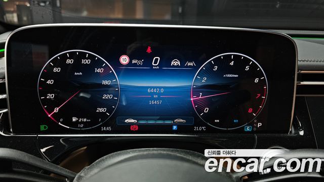 Mercedes-Benz E-Class 2024 — photo 11