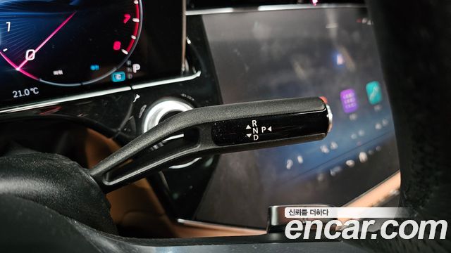 Mercedes-Benz E-Class 2024 — photo 12