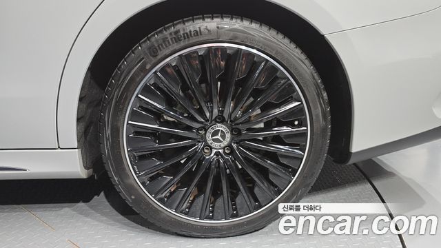 Mercedes-Benz E-Class 2024 — photo 7