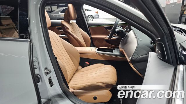 Mercedes-Benz E-Class 2024 — photo 16