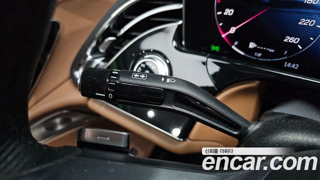 Mercedes-Benz E-Class 2024 — photo 30
