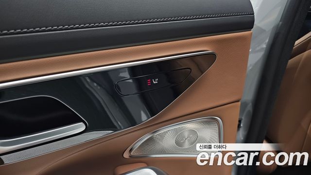 Mercedes-Benz E-Class 2024 — photo 33