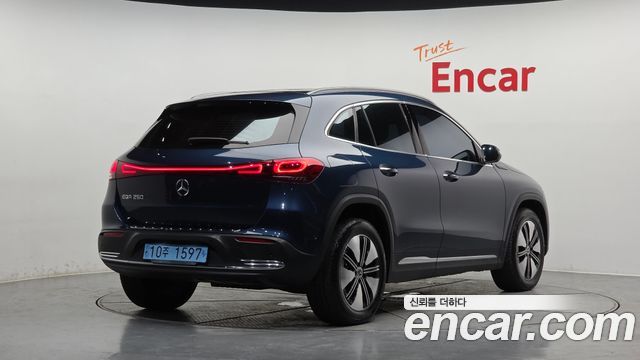Mercedes-Benz EQA 2021 — photo 2