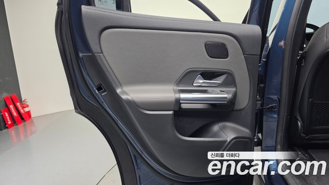 Mercedes-Benz EQA 2021 — photo 15