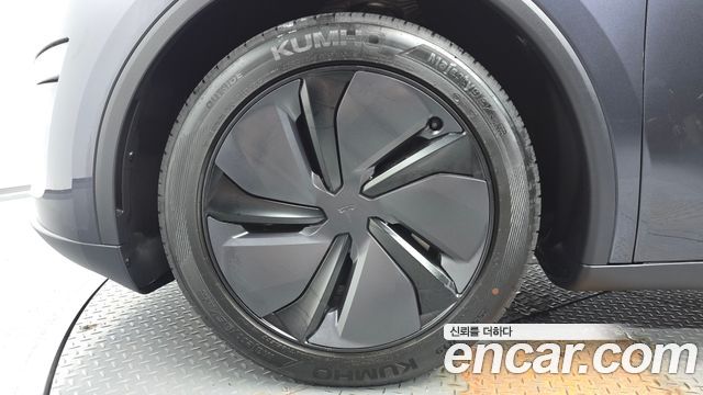 Tesla Model Y 2025 — photo 5