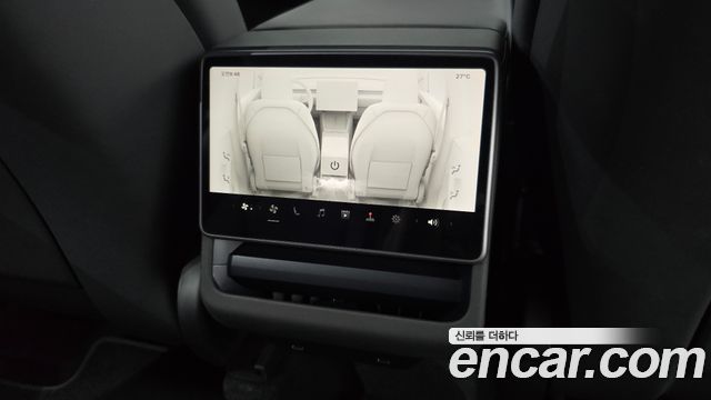 Tesla Model Y 2025 — photo 24