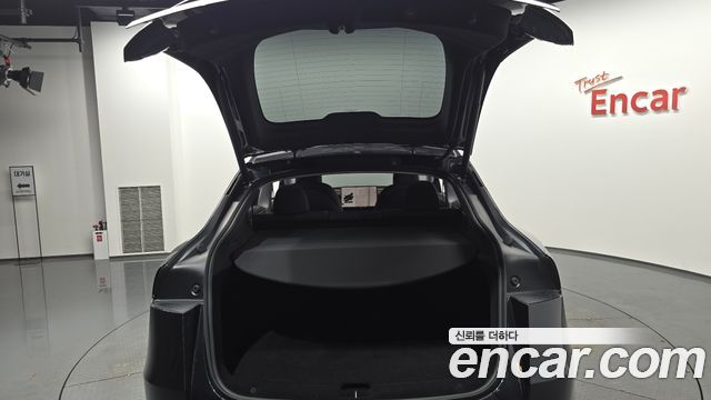 Tesla Model Y 2025 — photo 26