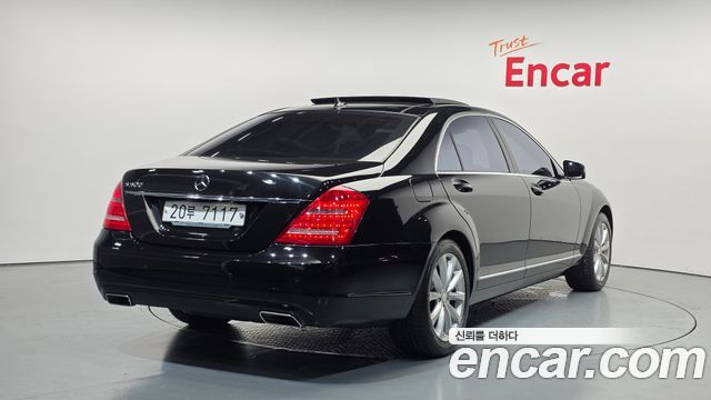 Mercedes-Benz S-Class 2011 — photo 2